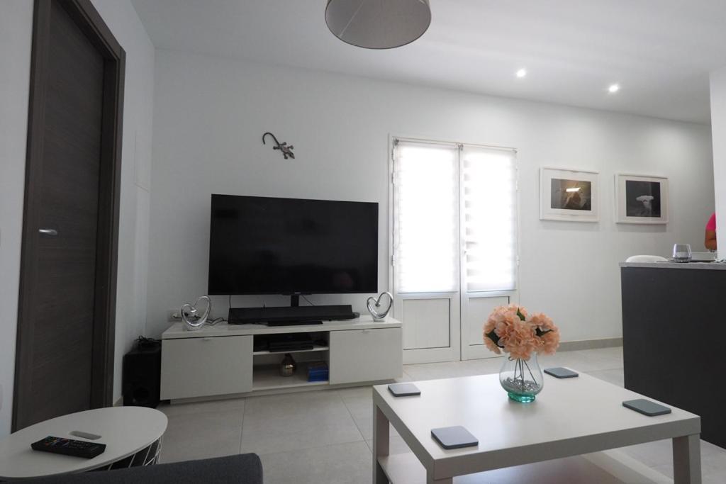 Private Apartment With Mountain And Sea Views, La Asomada, Lanzarote Tias Ngoại thất bức ảnh